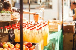 篮球轻运动鞋款推出新颜色潮流迭起